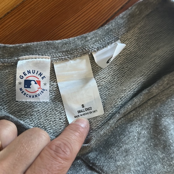 Adorable short sleeve sweatshirt PHILLIES Spring Training! - Picture 4 of 5